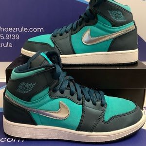 Air Jordan 1 High Hyper Jade Kids 5.5y